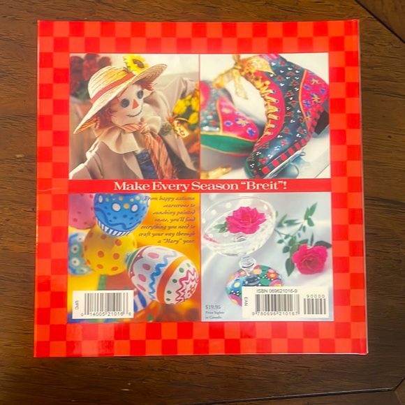 Mary Engelbreit Crafts to Celebrate the Season book - Picture 3 of 11